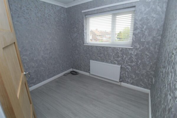 Rossall Avenue, Aintree Village