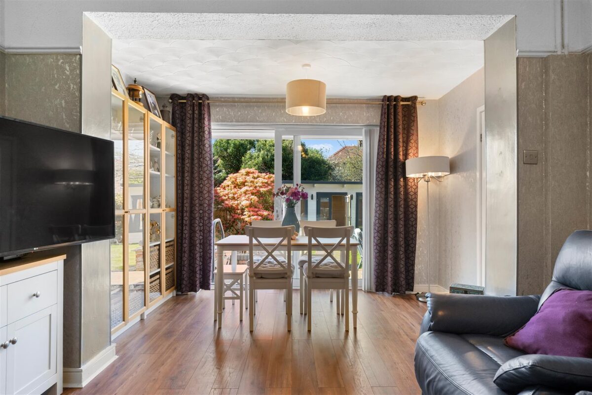 Crescent Road, Walton