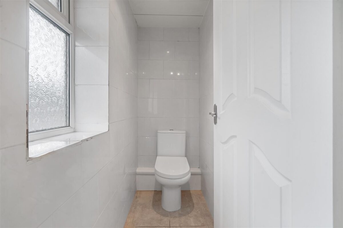 Charterhouse Drive, Aintree Village