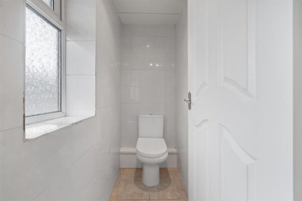 Charterhouse Drive, Aintree Village