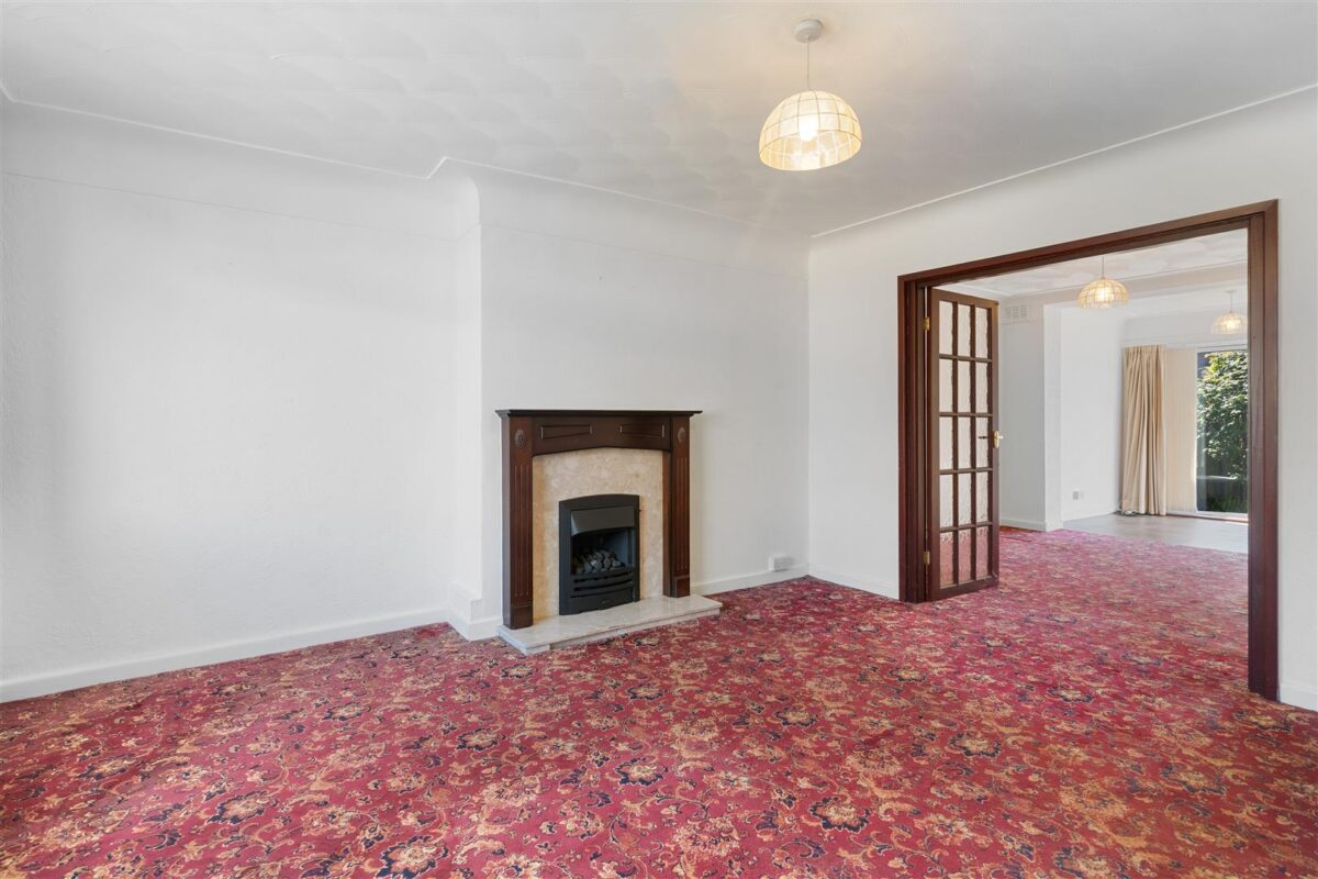 Sandhurst Drive, Aintree Village