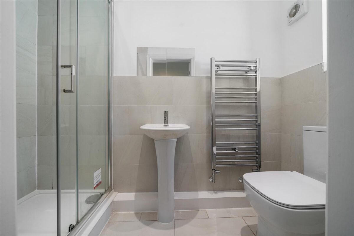 Martingale Close, Aintree Village