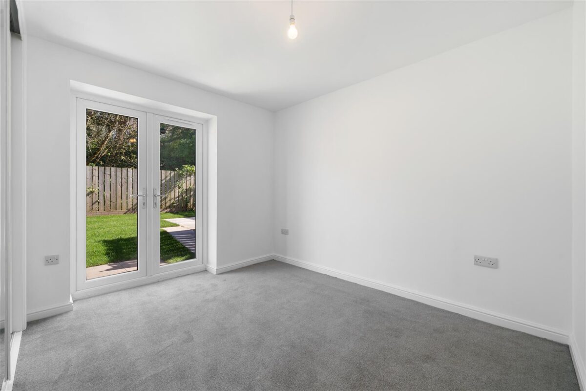 Martingale Close, Aintree Village