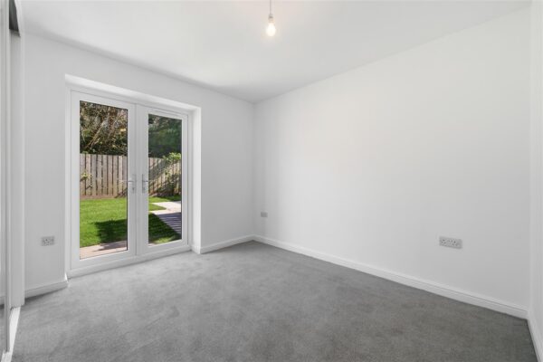 Martingale Close, Aintree Village