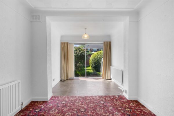 Sandhurst Drive, Aintree Village