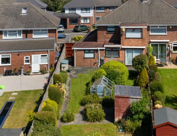 Sandhurst Drive, Aintree Village