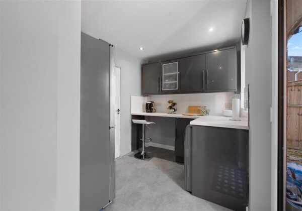 Sprig Close, Aintree