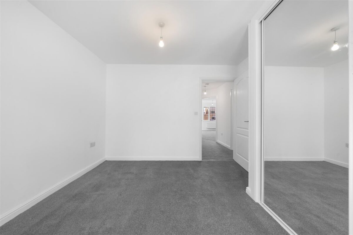 Martingale Close, Aintree Village