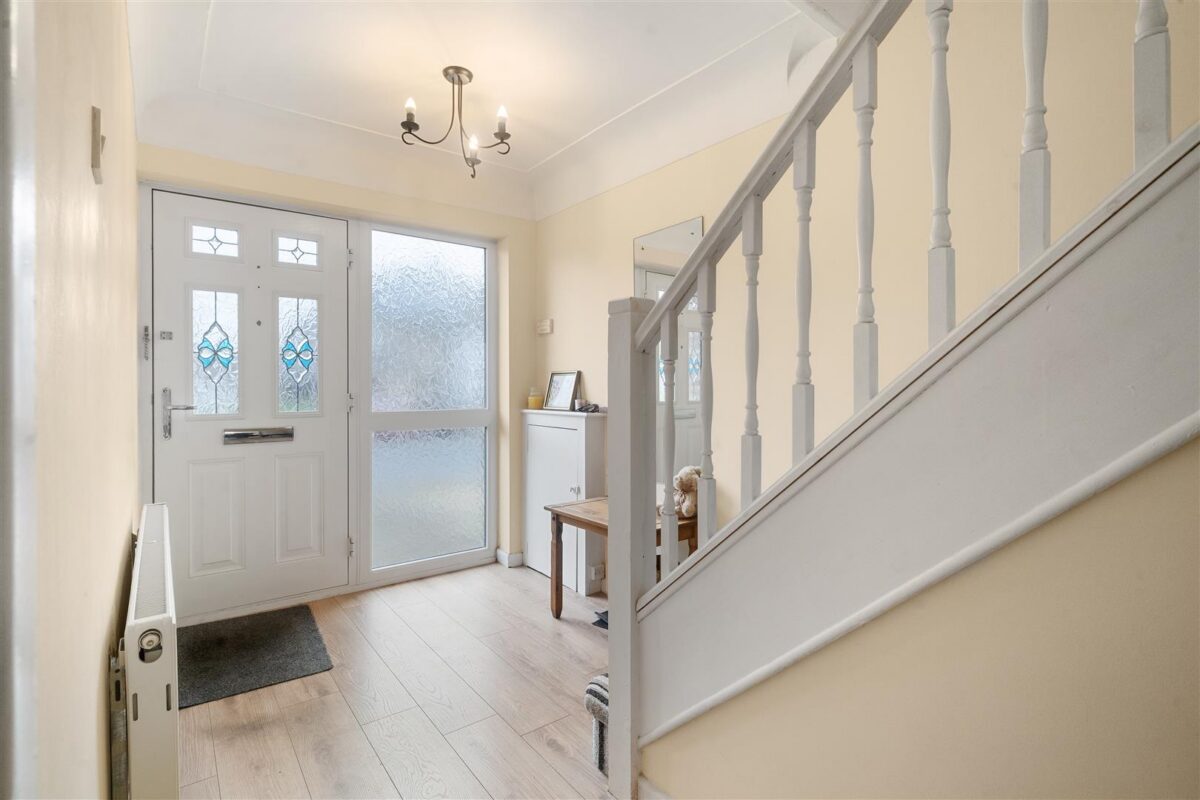 Charterhouse Drive, Aintree Village