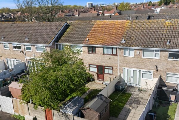 Alicia Walk, Fazakerley