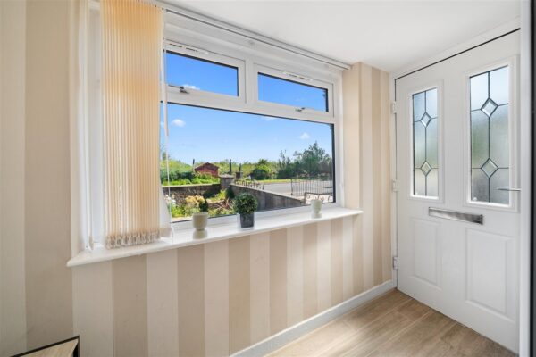 Kempton Park Road, Aintree Village