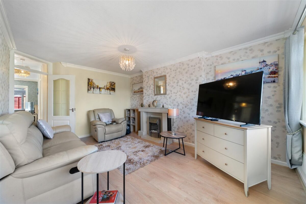 Kempton Park Road, Aintree Village