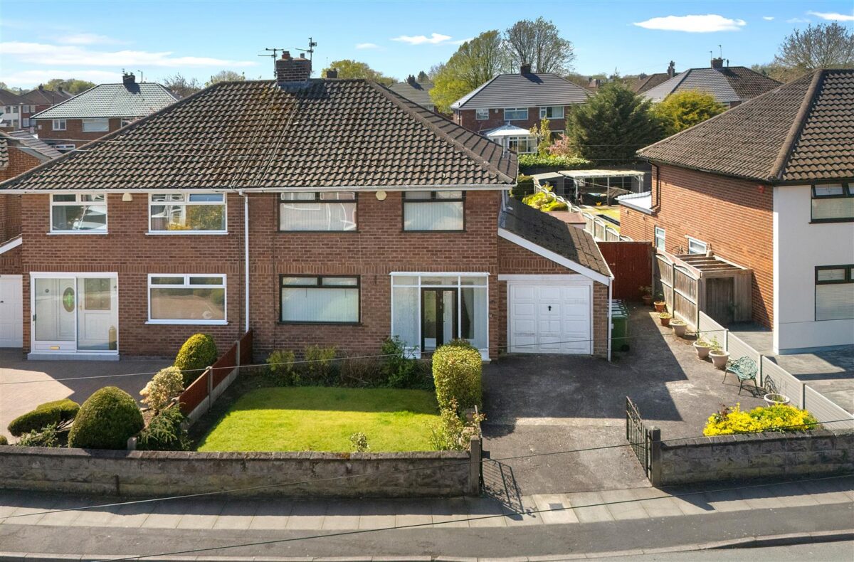 Sandhurst Drive, Aintree Village