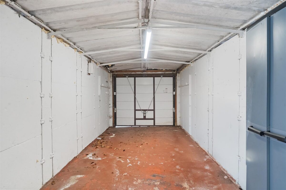 Greenwich Road, Aintree