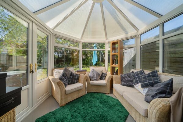 Sprig Close, Aintree