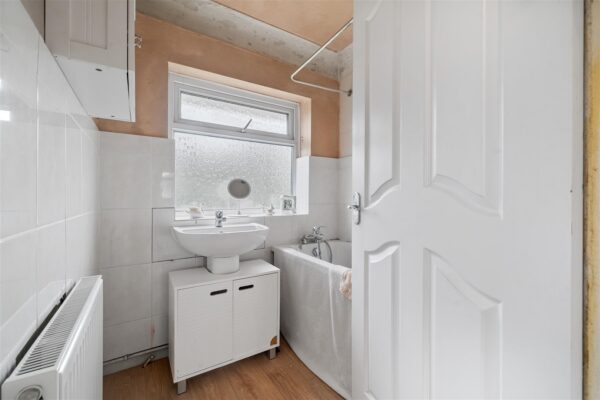 Charterhouse Drive, Aintree Village