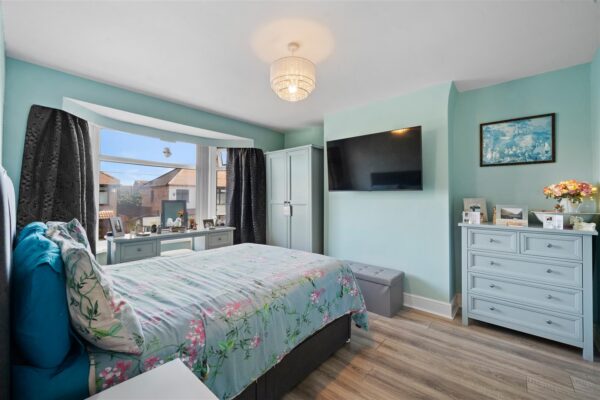 Crescent Road, Walton