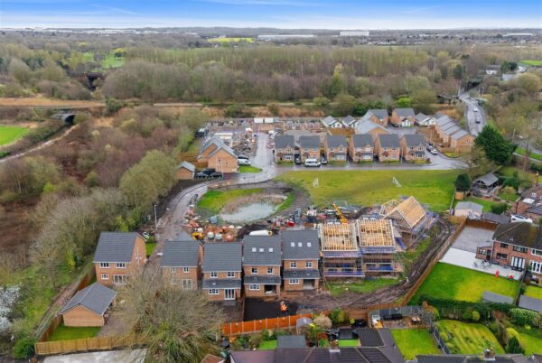 Martingale Close, Aintree Village