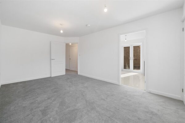 Martingale Close, Aintree Village