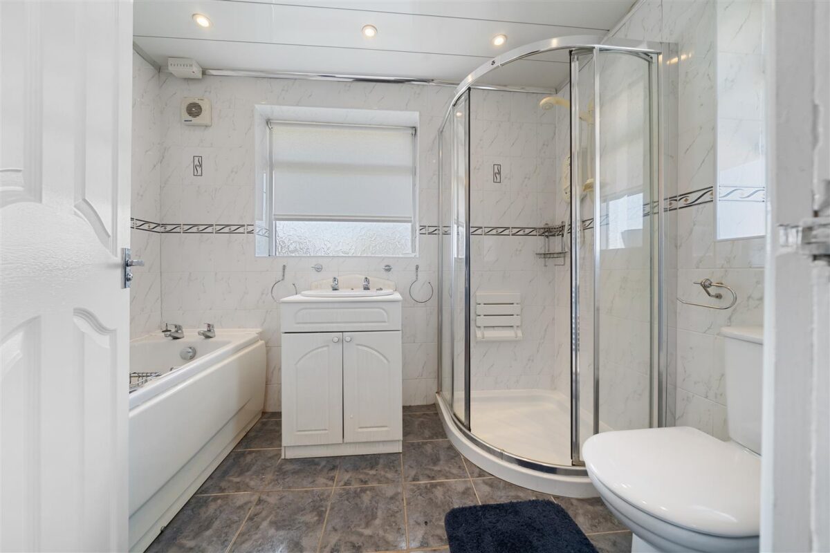 Sandhurst Drive, Aintree Village