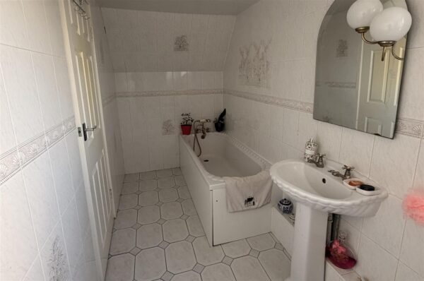 Mount Crescent, North Park