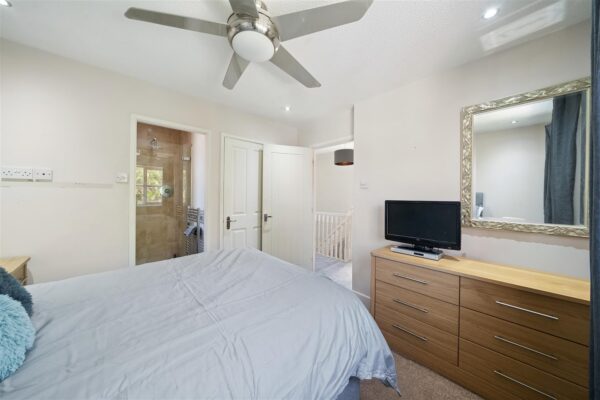 Sprig Close, Aintree