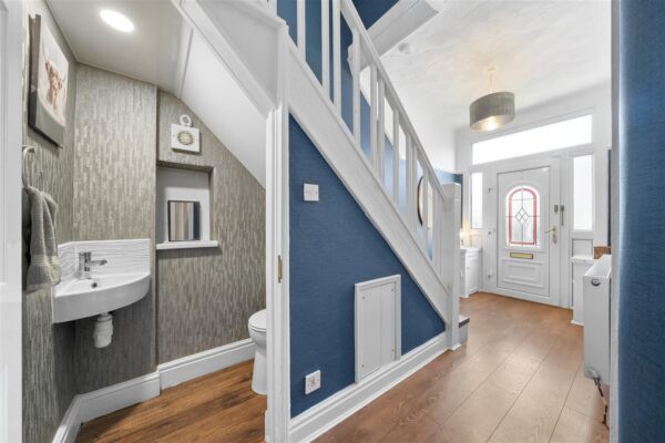 Crescent Road, Walton