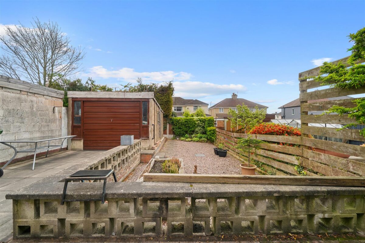 Mostyn Avenue, Aintree Village