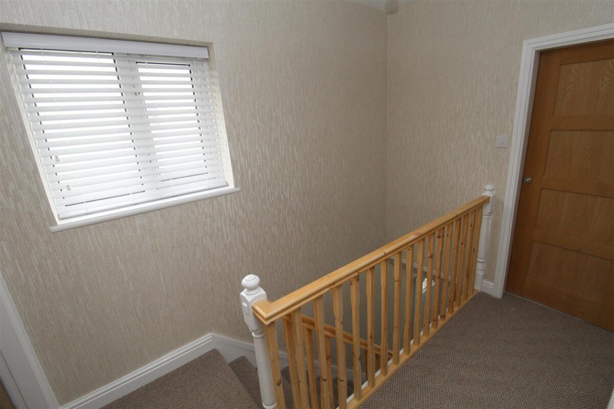 Rossall Avenue, Aintree Village