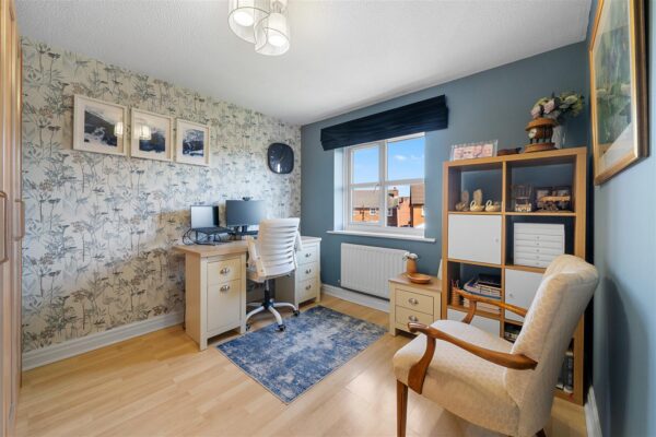 Eremon Close, Aintree