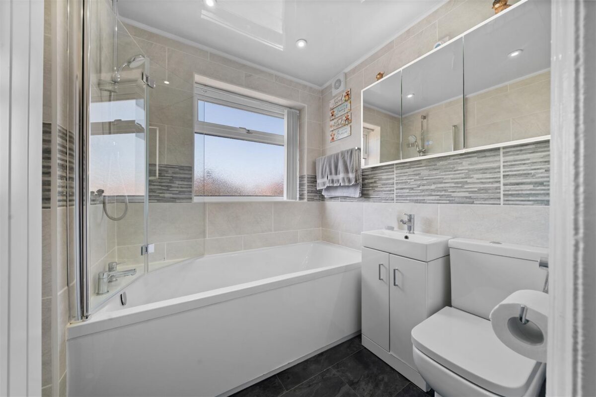 Crescent Road, Walton