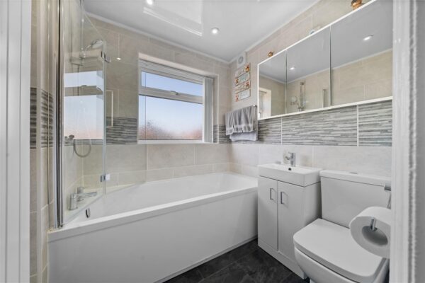 Crescent Road, Walton