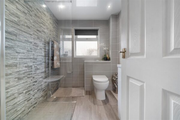 Fernbank Drive, Netherton