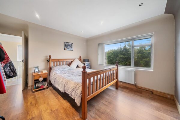 Charterhouse Drive, Aintree Village