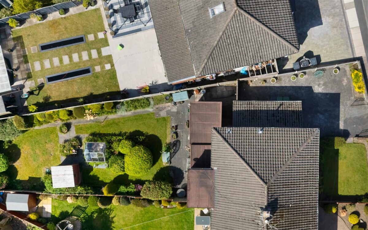 Sandhurst Drive, Aintree Village