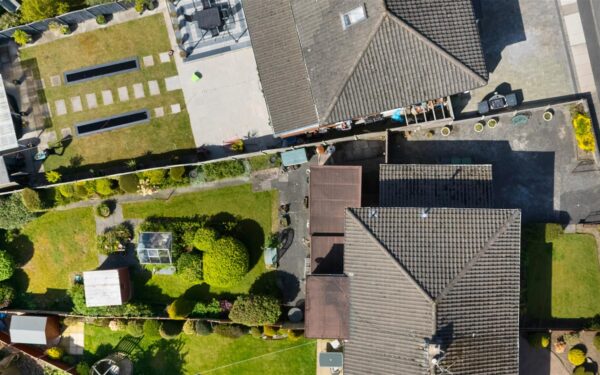 Sandhurst Drive, Aintree Village