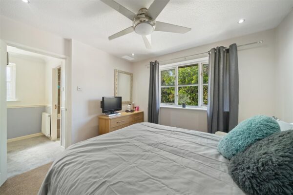 Sprig Close, Aintree