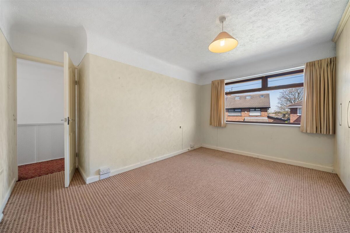 Sandhurst Drive, Aintree Village