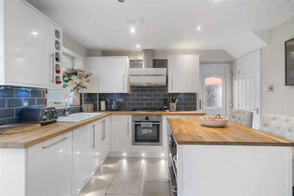 Fernbank Drive, Netherton