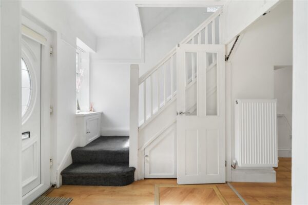 Oriel Drive, Aintree Village