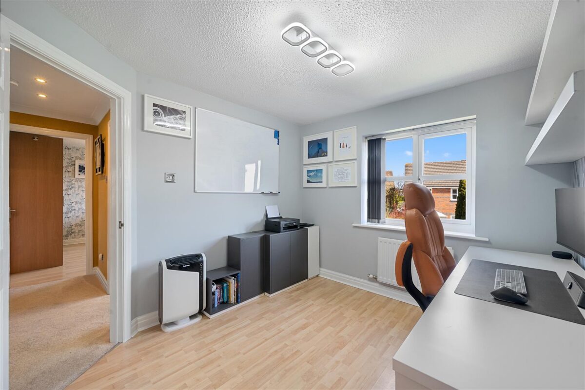 Eremon Close, Aintree