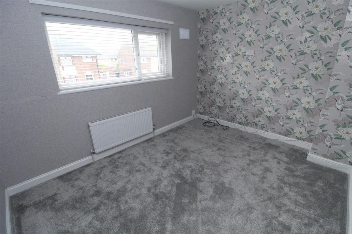 Rossall Avenue, Aintree Village