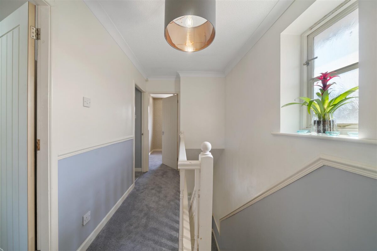 Sprig Close, Aintree