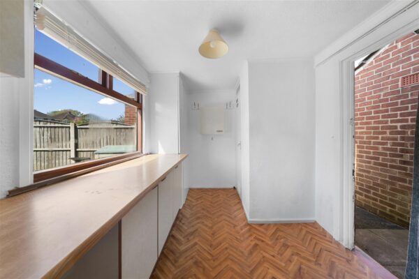 Sandhurst Drive, Aintree Village