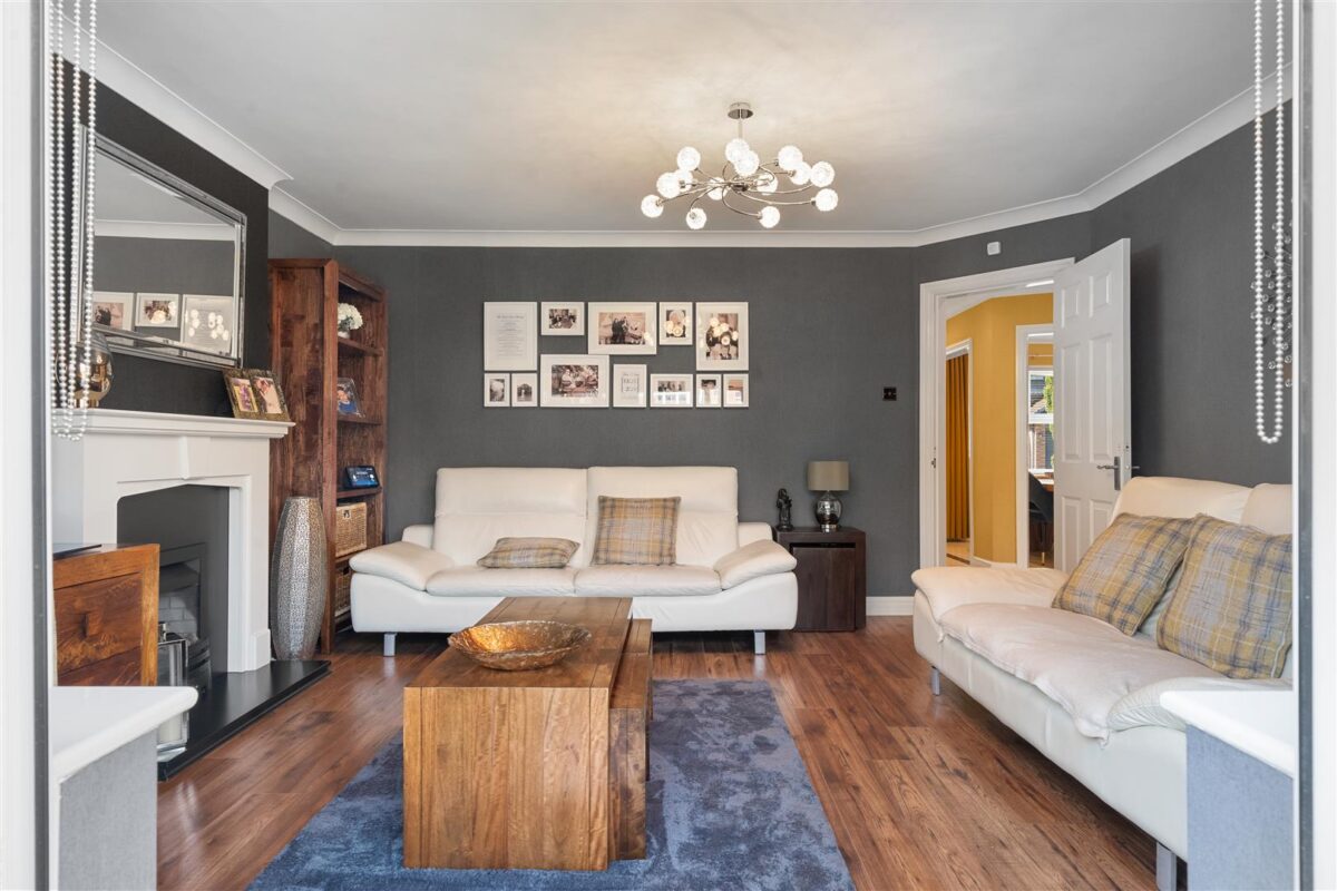 Eremon Close, Aintree