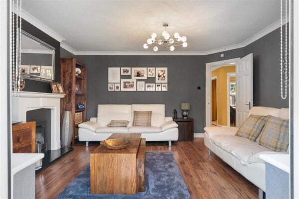 Eremon Close, Aintree