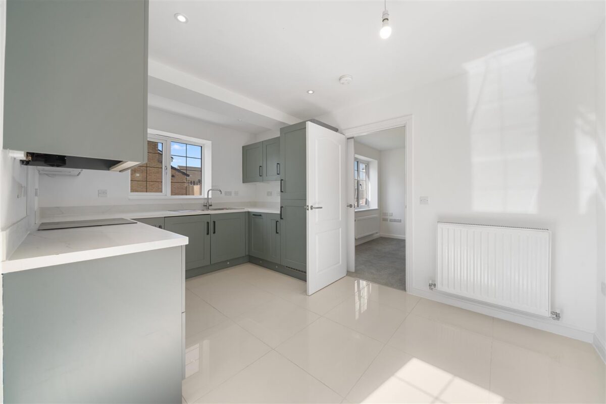 Martingale Close, Aintree Village