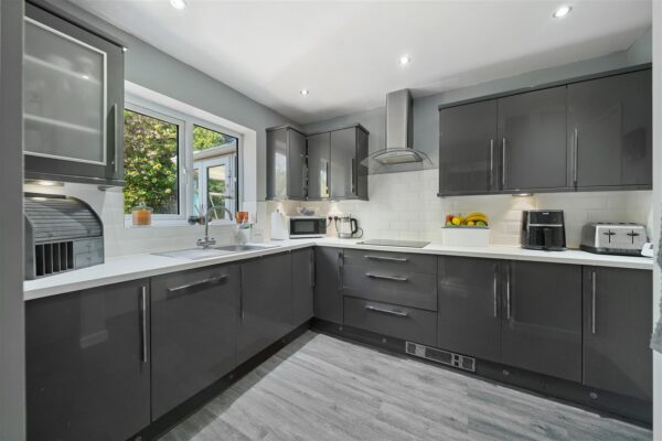 Sprig Close, Aintree