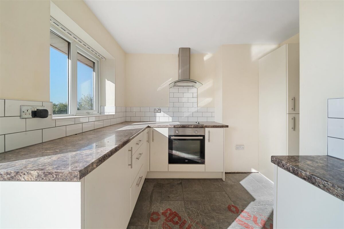Oriel Close, Aintree Village