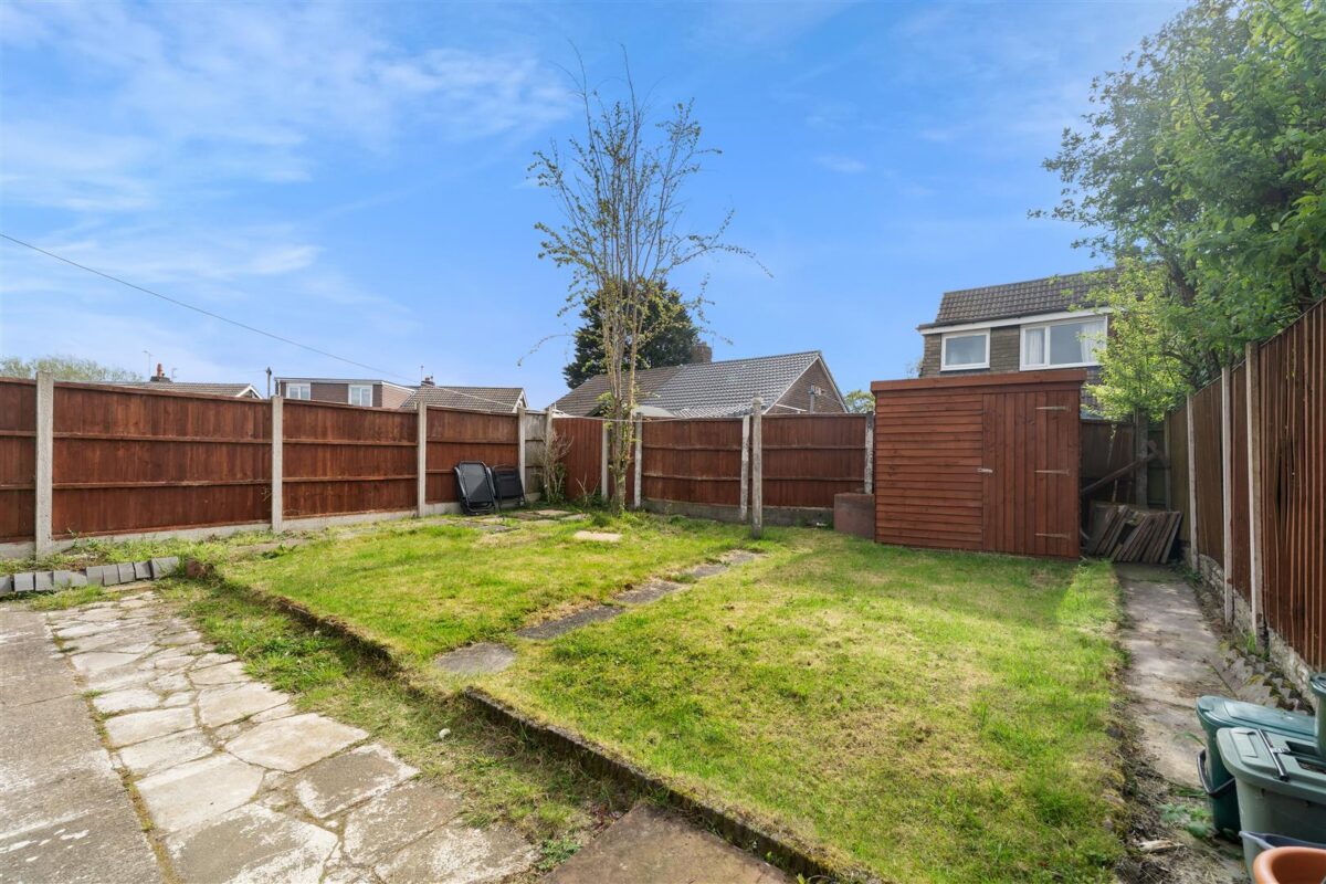 Oriel Drive, Aintree Village